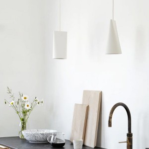 White Ceramic Narrow Pendant Lamp - Moebe