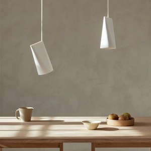 White Ceramic Narrow Pendant Lamp - Moebe