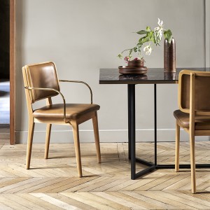 Oak and tobacco leather upholstered chair with armrests - Red Edition