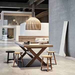 Nature and minimalist stool from Muubs