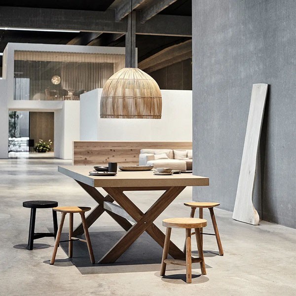 Tabouret noir et minimaliste de chez Muubs
