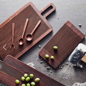 Yami rectangular cutting board in ash - Muubs