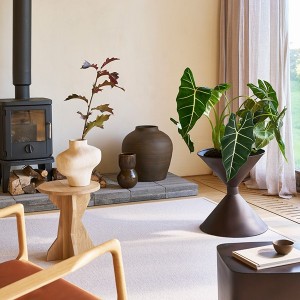 Kasvi Hourglass Planter - Urban Nature Culture