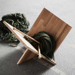 Ottawa Magazine Rack Solid Oak - Muubs