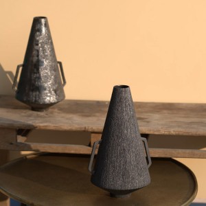 Vase en céramique Graphite – Collection Alma| Maud Dollard Céramique