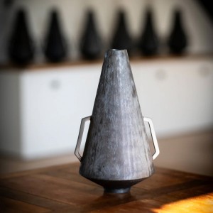 Vase en céramique Nox – Collection Alma| Maud Dollard Céramique