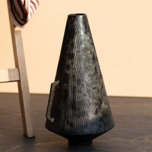 Vase en céramique Nox – Collection Alma| Maud Dollard Céramique
