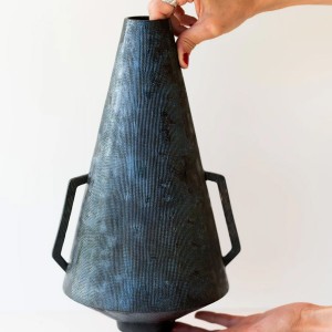 Vase en céramique Nox – Collection Alma| Maud Dollard Céramique