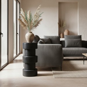Tabouret de bar en bois teck noir Woodely – mise en situation cuisine contemporaine épurée