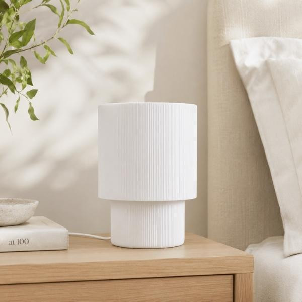 Lampe à poser Tube en plastique recyclé blanc cassé | Woodely