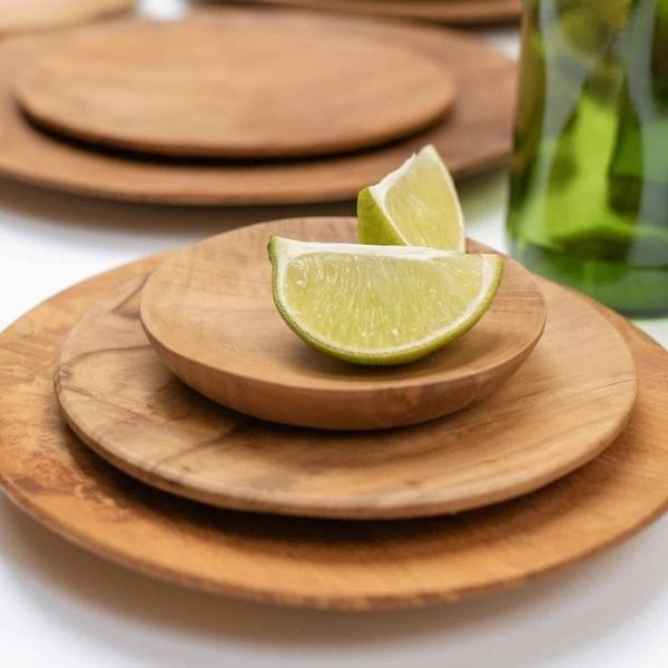 Assiette creuse en racine de teck 21 cm | Woodely
