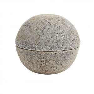Boite en terre-cuite grise avec couvercle sphérique emboîté, forme boule, vue de face - Muubs - Woodely