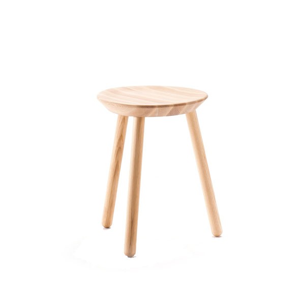 Tabouret en bois de frêne massif de chez EMKO