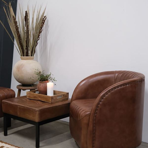Daniel lounge chair with quilted leather | Trademark Living