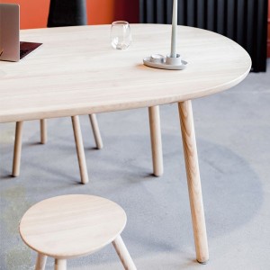 Table Naive 1800 Frêne massif - EMKO