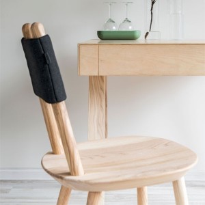 Chaise Naïve en Frêne naturel by EMKO