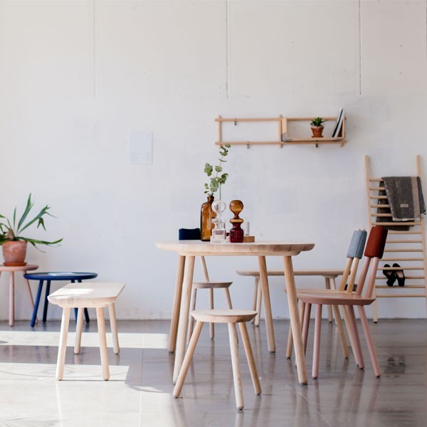 Banc Naïve 1400 Frêne naturel de la collection EMKO
