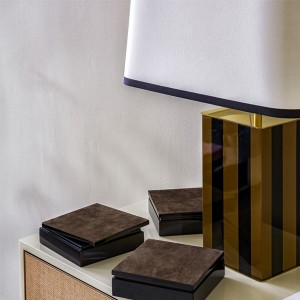 Lampe de table Elysée 71 cm  Bois laqué & tissu - RED Edition