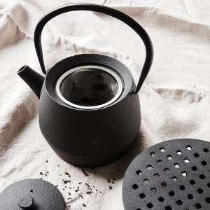 Cast Black Teapot - Nicolas Vahe