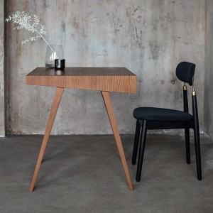 Chaise chêne et tissus noir par Emko