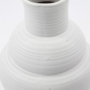 Vase grès blanc Liva par House Docteur