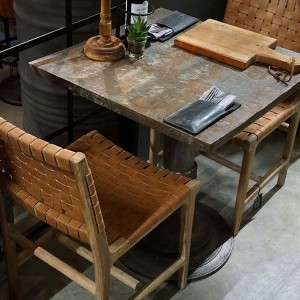 Chaise bois et cuir par Trademark Living