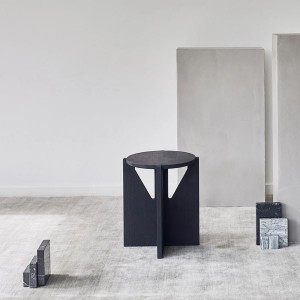 Tabouret en chêne noir