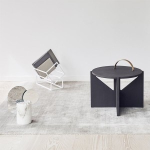 Table en bois de chêne noir - Kristina Dam