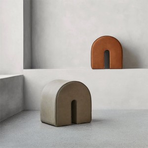 Light brown curved pouf - Kristina Dam