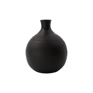 Vase boule en aluminium marron foncé, format S, vue de face sur fond sombre - House Doctor - Woodely