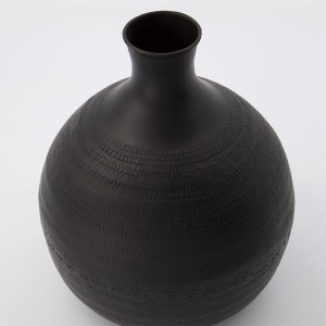 Vase boule Reena en aluminium marron, format S, vue de face sur fond blanc - House Doctor - Woodely